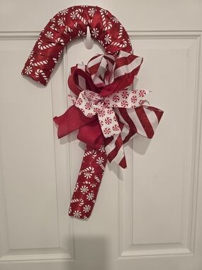 Festive Red Candy Cane Door Hanging - Holiday Decoration Wreath With Bow